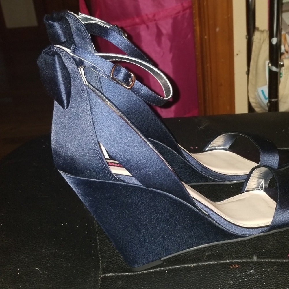 Shoes - Picture 3 of 3